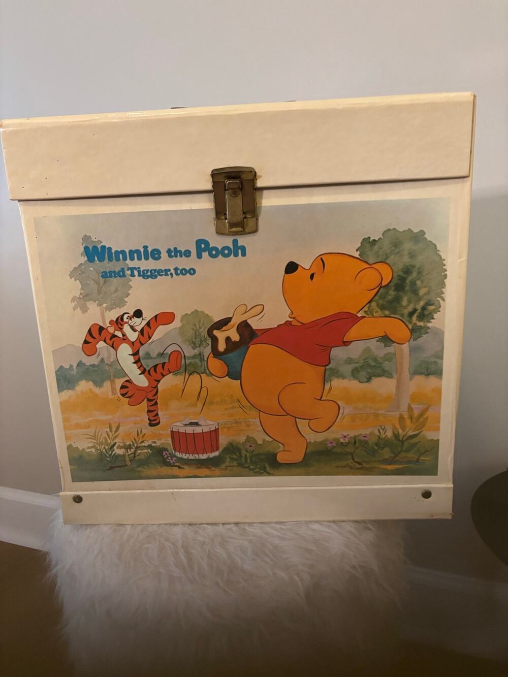 vintage 1970s Disney "Winnie the Pooh and Tigger, Too" 45 RPM record case